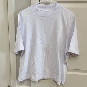 NWT Classic White Short Sleeve Women's Tee